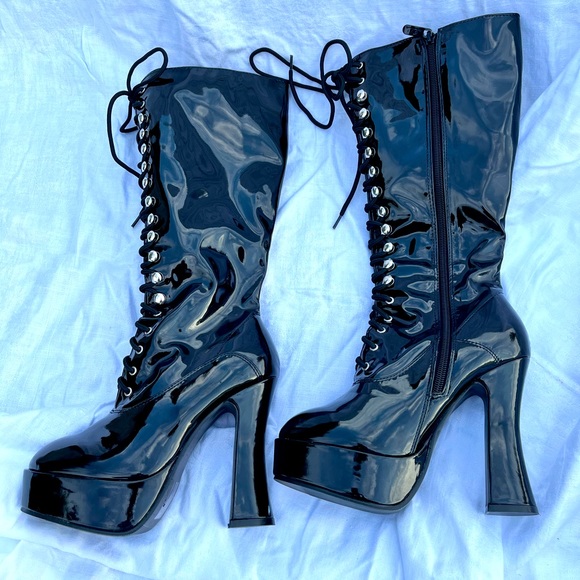 Ellie Shoes - Ellie Shoes 5 inch lace up KeeGo Go boots with laces /zipper - size 7 woman’s